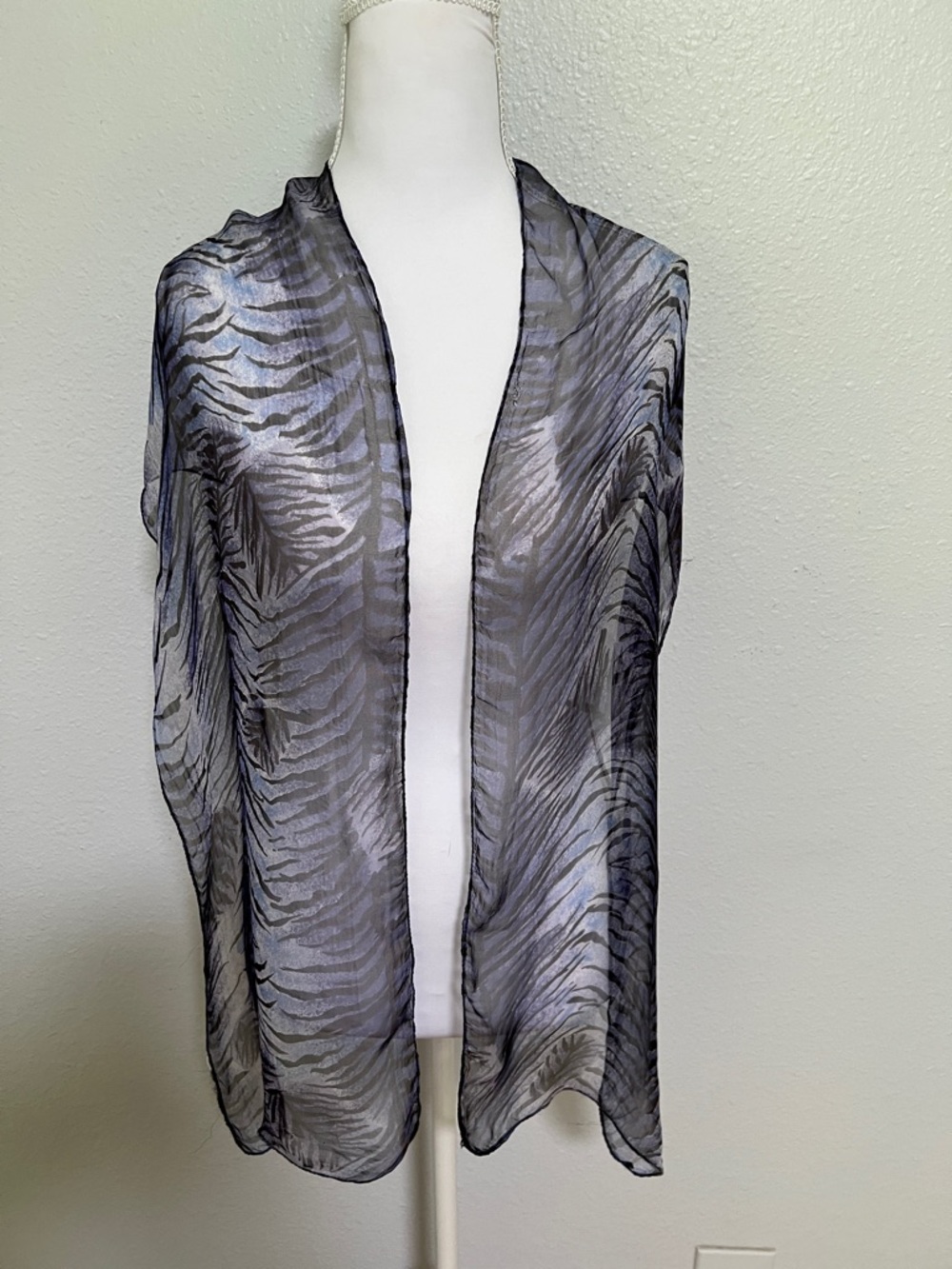 Scarf with Animal print Black and Gray
